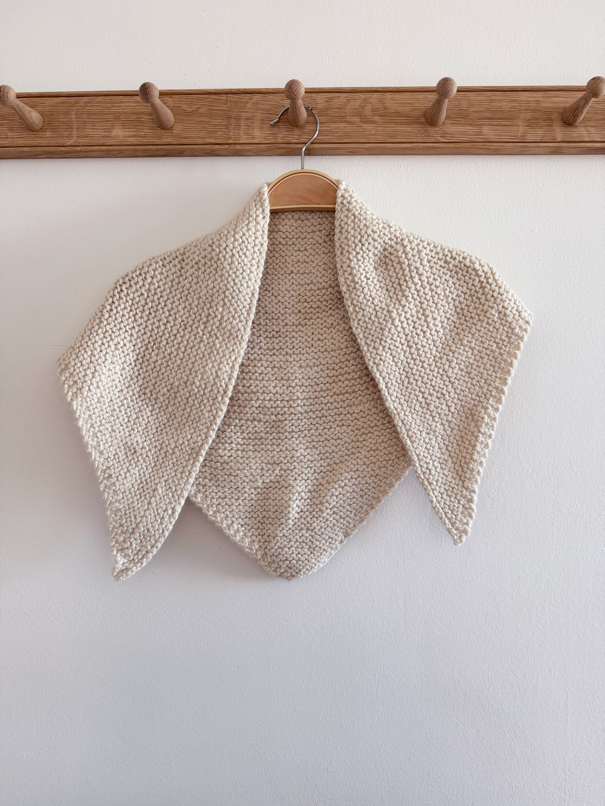 Triangle Scarf : Ecru