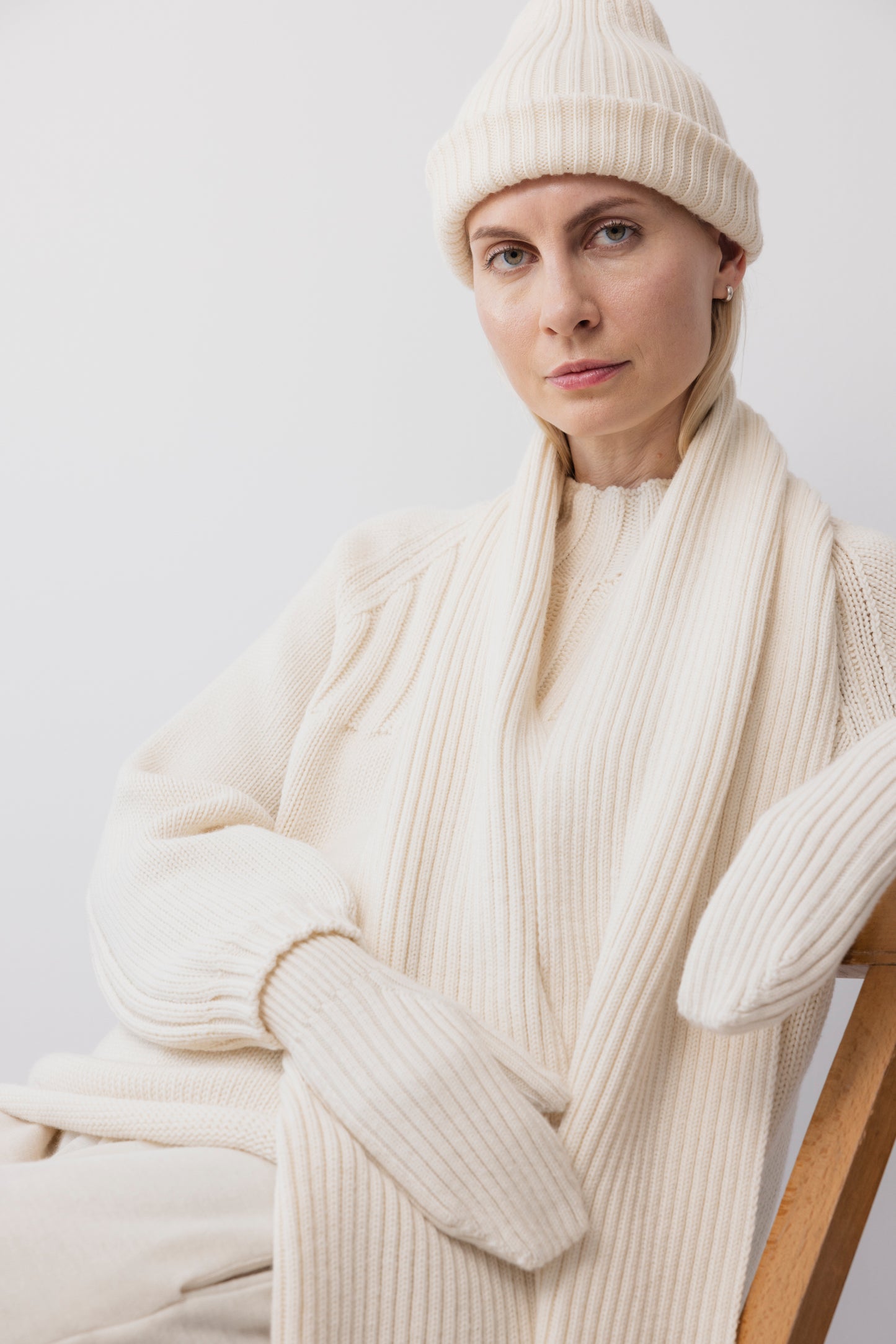Rib Mittens: Natural