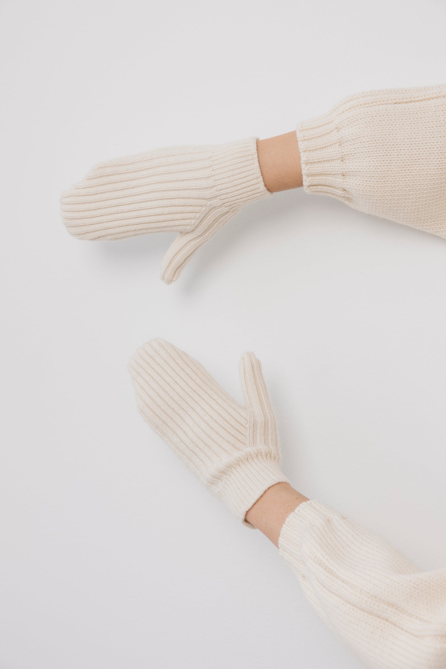 Rib Mittens: Natural