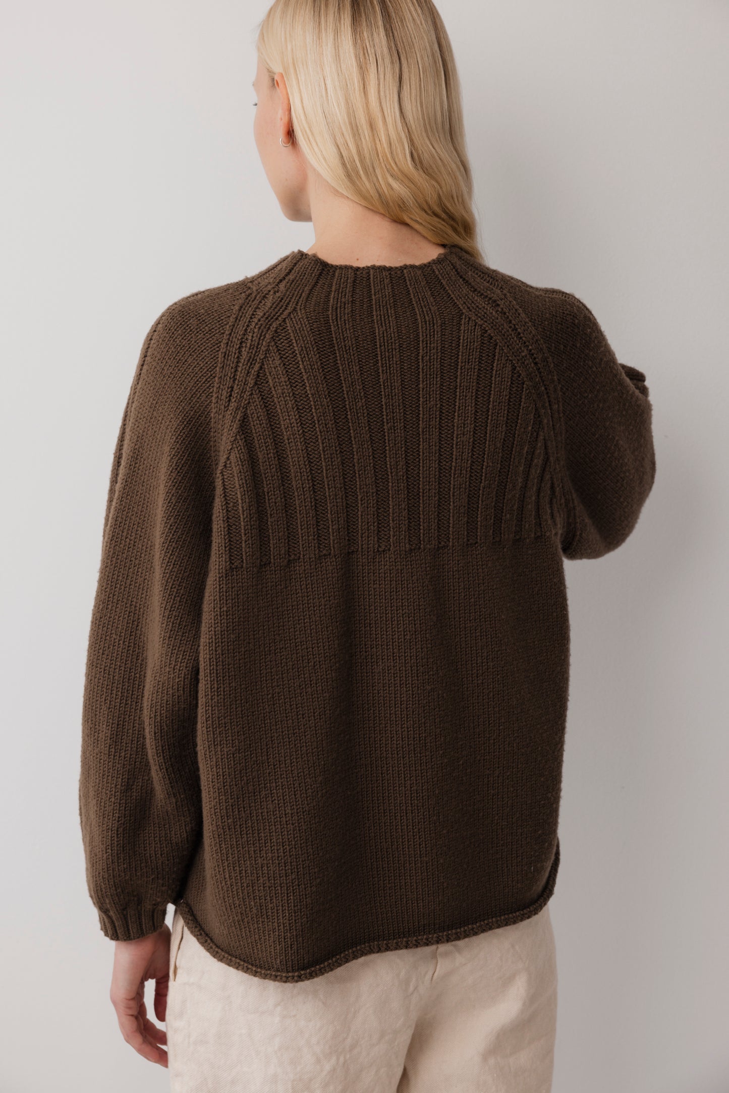 Rib Neck Pullover : Bark