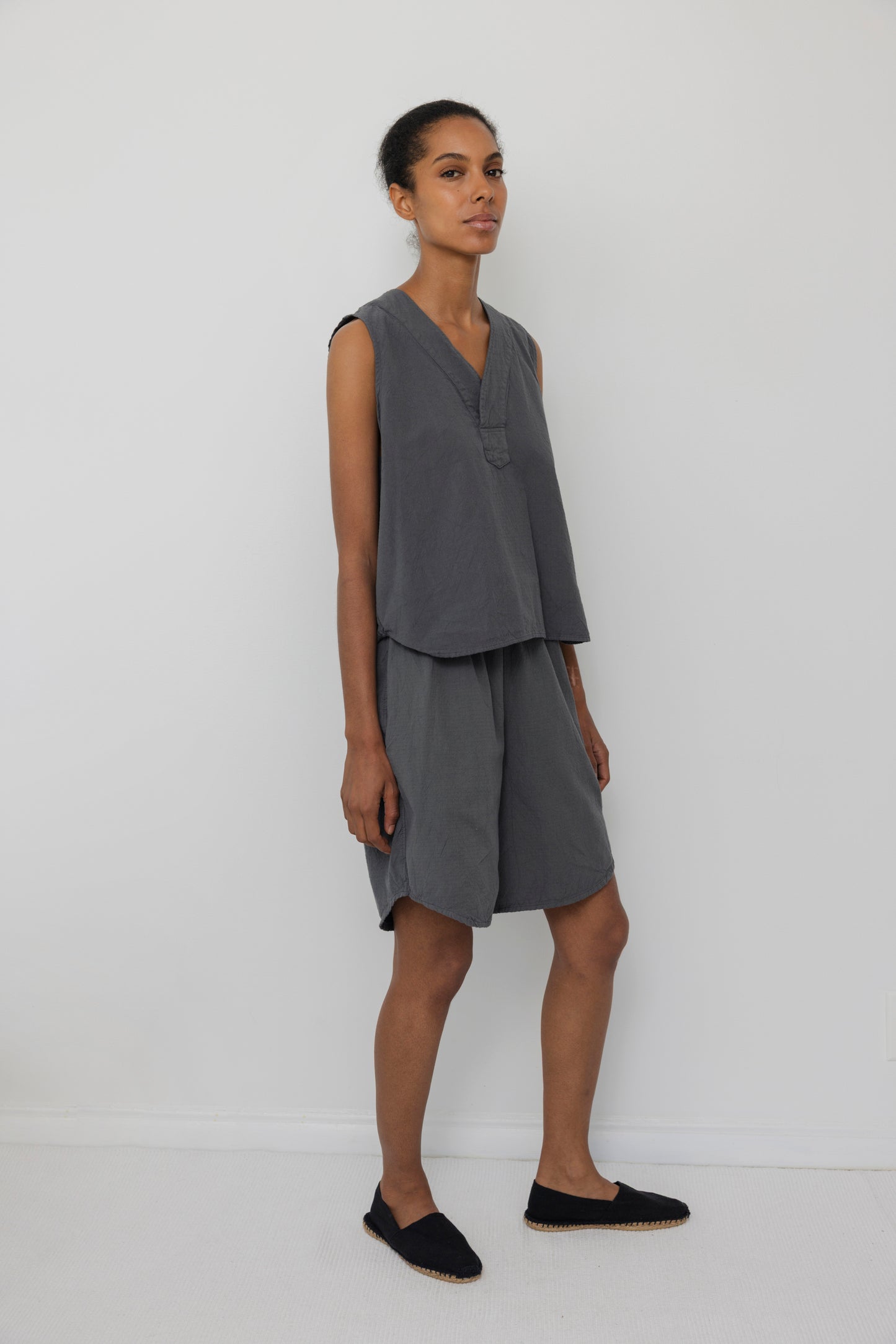 Tulip Short : Stone