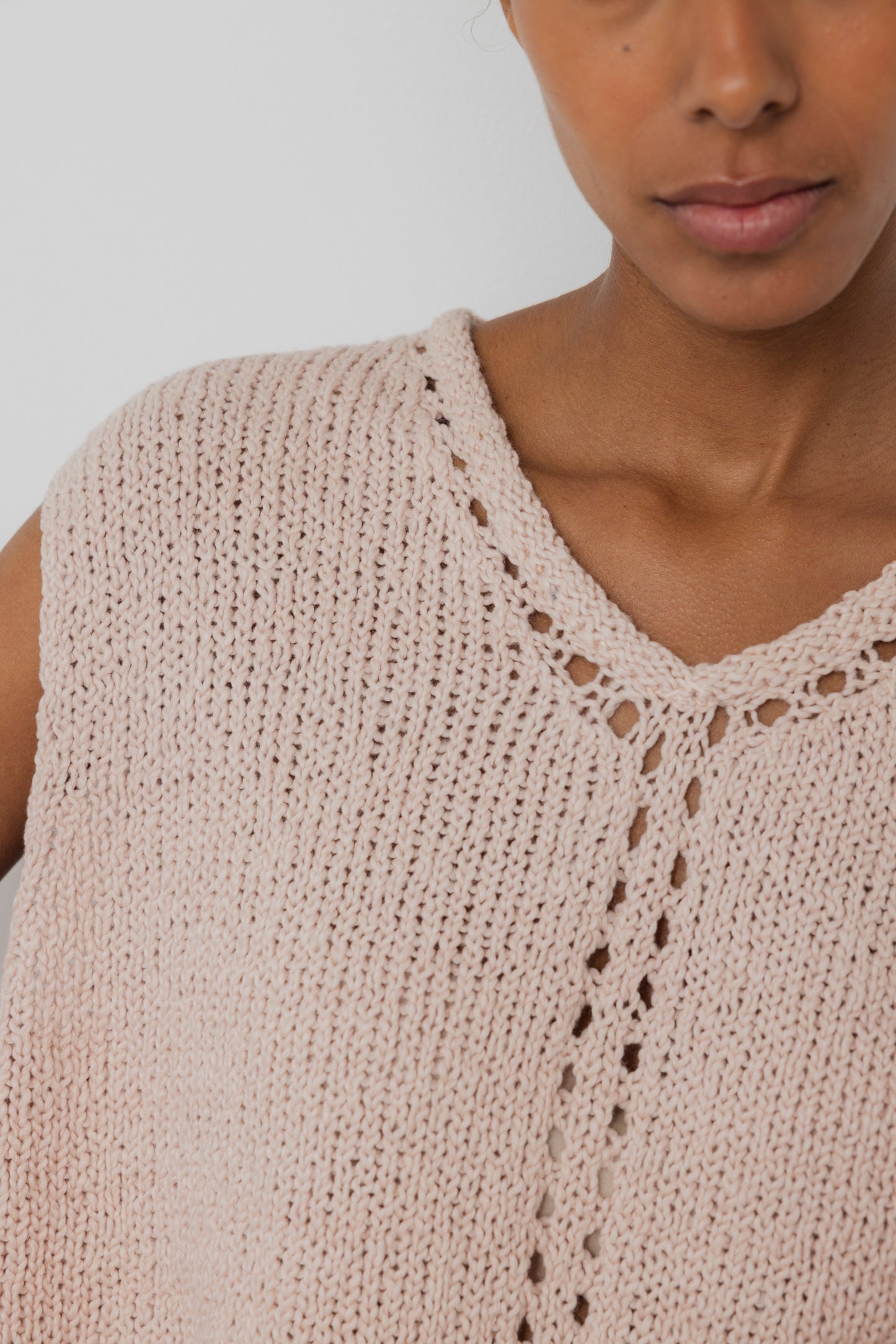 Pointelle Vest : Peony