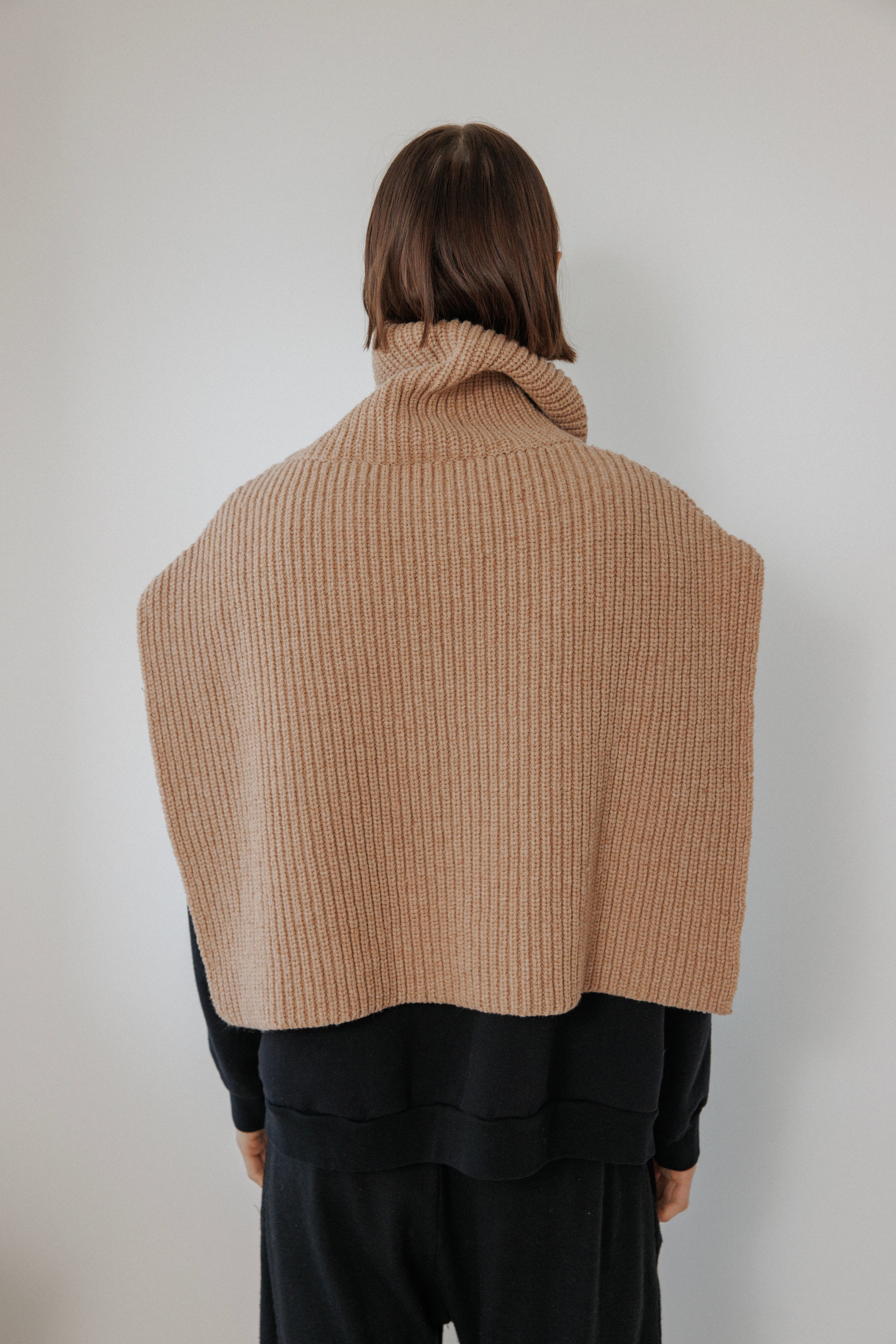 Rib Poncho : Muslin