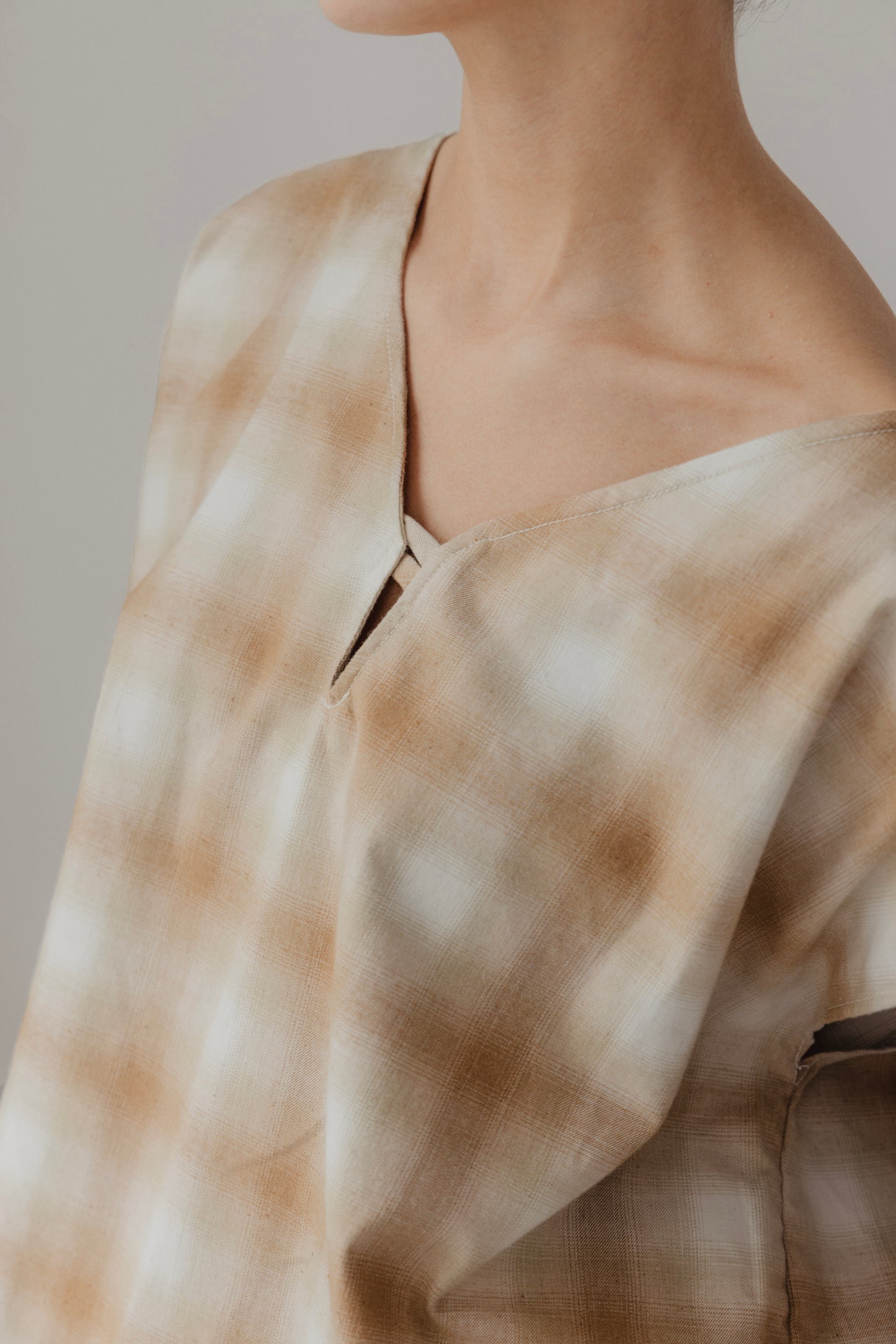 Split Neck Shell : Ombre Plaid