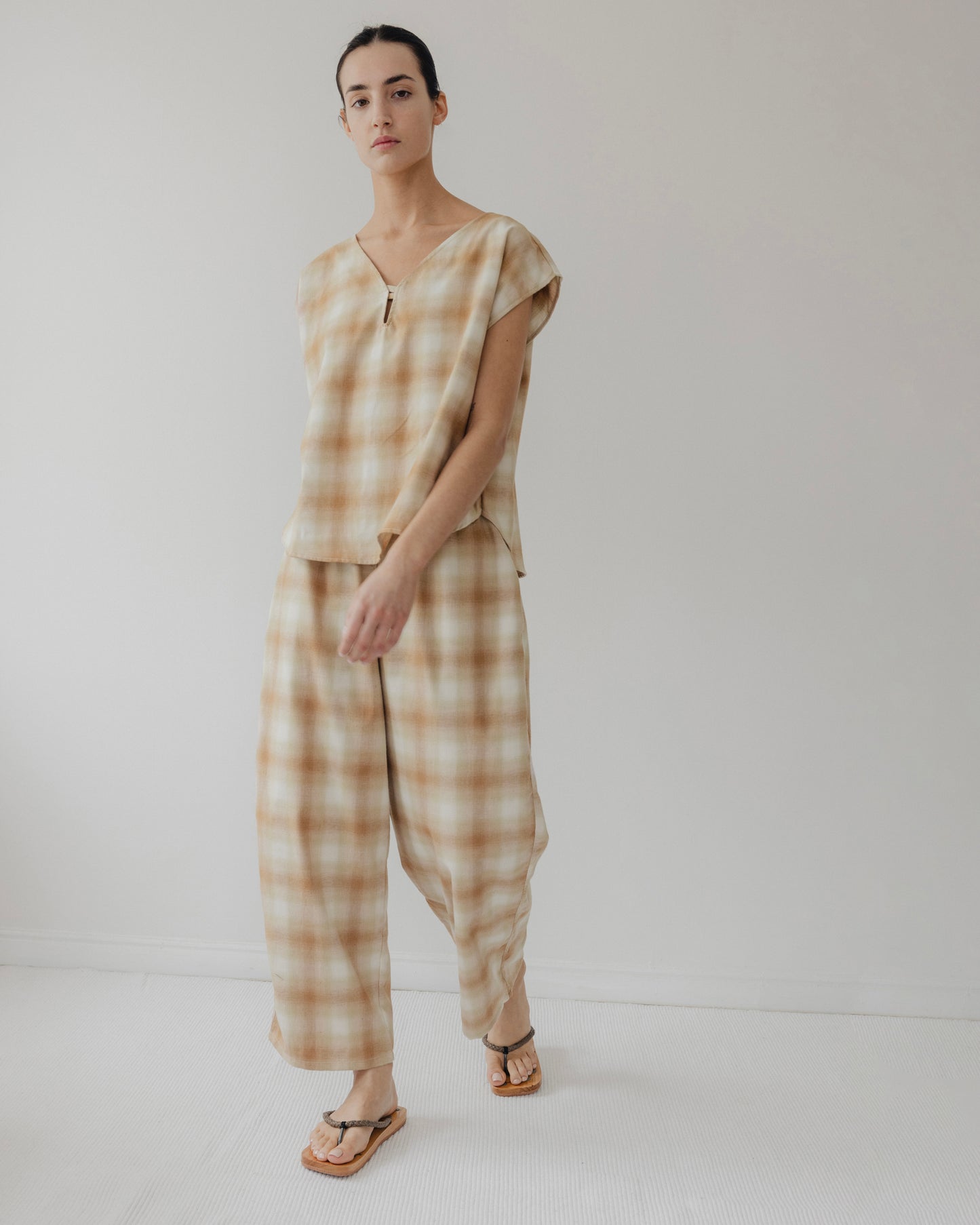 Split Neck Shell : Ombre Plaid