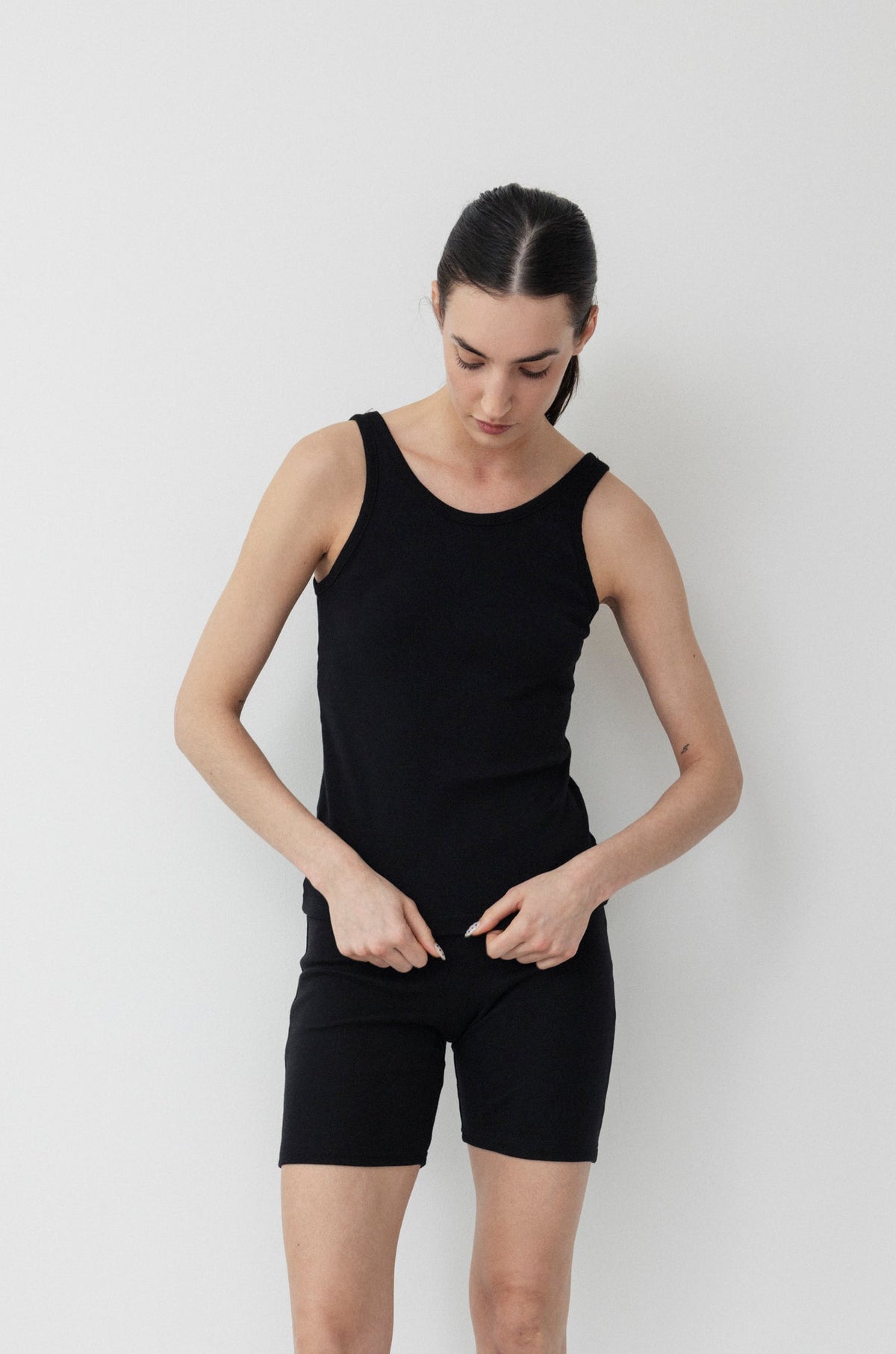 Scoop Back Rib Tank : Black