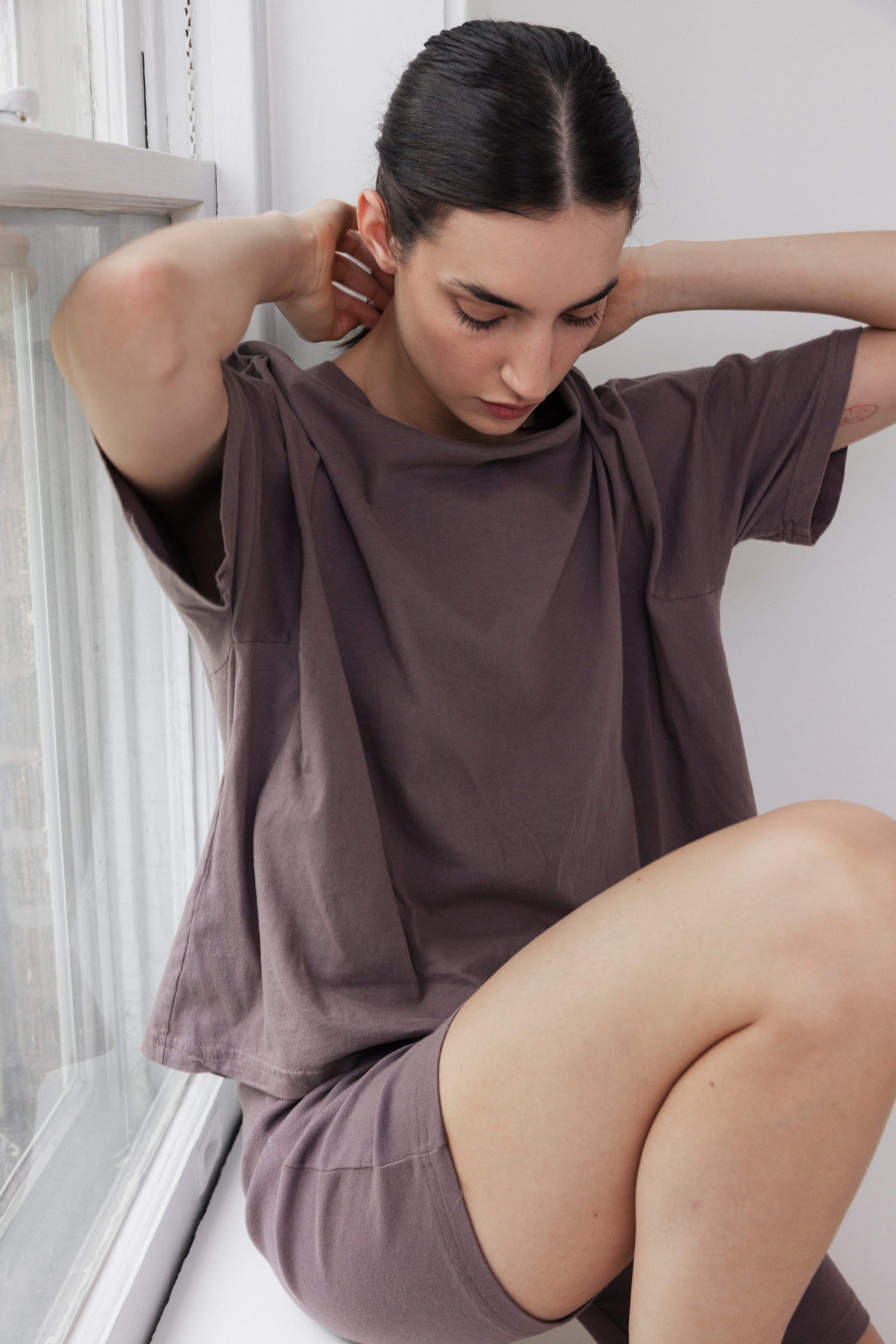 トップス PEACEFUL TEE / CHARCOAL XL vaultroom PEACEFUL TEE / CHARCOAL – VAULTROOM